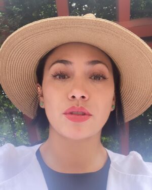Maya Zapata Instagram - No siempre está todo bien. Pero tarde o temprano, vuelve a salir a salir el sol…