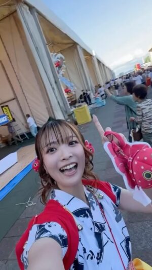 May'n Instagram - 青森ありがとう！ねぶたありがとう！！
大好きな青森に、大好きなねぶたに
やっと、May'nとして行けて嬉しかった。いつもきてくれる部員にねぶたで会えたのも嬉しかったし、久しぶりに会えた青森部員や東北部員もたくさんいたし、もちろん初めましての方もたくさんいた。
だいすきーをたくさん届けたかった。
「サマー・スライダー」いっぱい想い込めて歌いました。

きっと来年もここで会えるでしょうー！そう信じているーー！！！つなげるーーー！！！！

#Mayn #サマースライダー #青森ねぶた祭 #青森旅行 #青森観光 #青森大好き #東北大好き