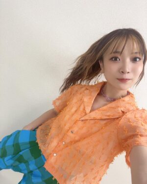 May'n Instagram - ふぁんくラ部会報vol.59更新🧡

衣装は夏ぅー！

日常のQ&Aや、しおにぃとのアイマイミー振り返り対談、
そしてAbyssmare May'n Pのお仕事風景や、NewSg「ストロボ・ファンタジー」のジャケ、MVの撮影風景まで、、、！！

ぜひチェックしてねーー！！

メィラジも更新になりましたっ🦛
質問もたくさん届いてましたー！！

毎週更新のラジオなのでぜひぜひ送ってねー！

#Mayn #MaynRoadto20th #fanclub #magazine
#夏コーデ #summerfashion #ストロボファンタジー #Abyssmare