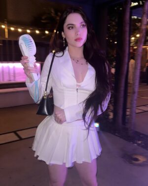McKayla Maroney Instagram - Fan girl