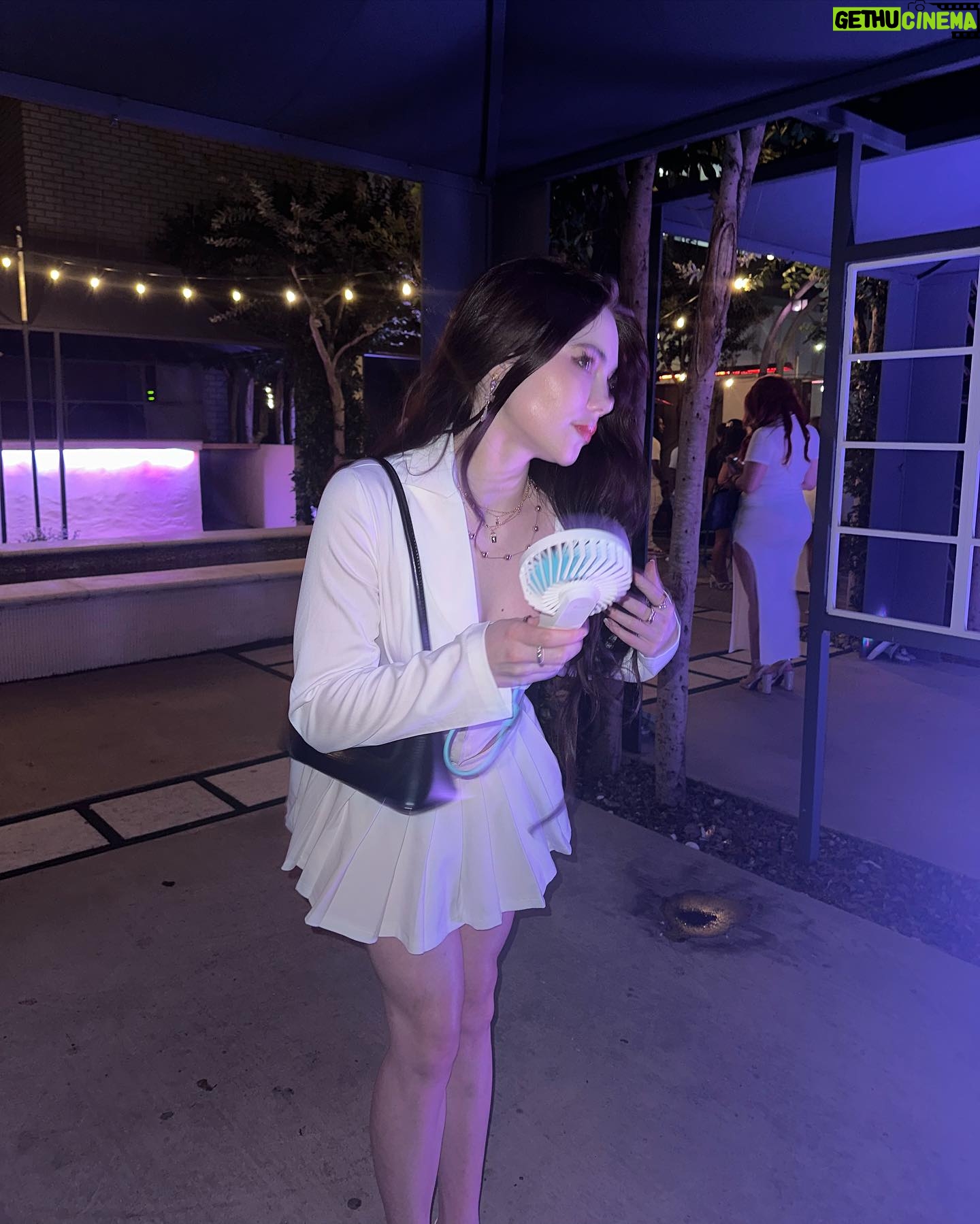 McKayla Maroney - 44.2K Likes - Fan girl
