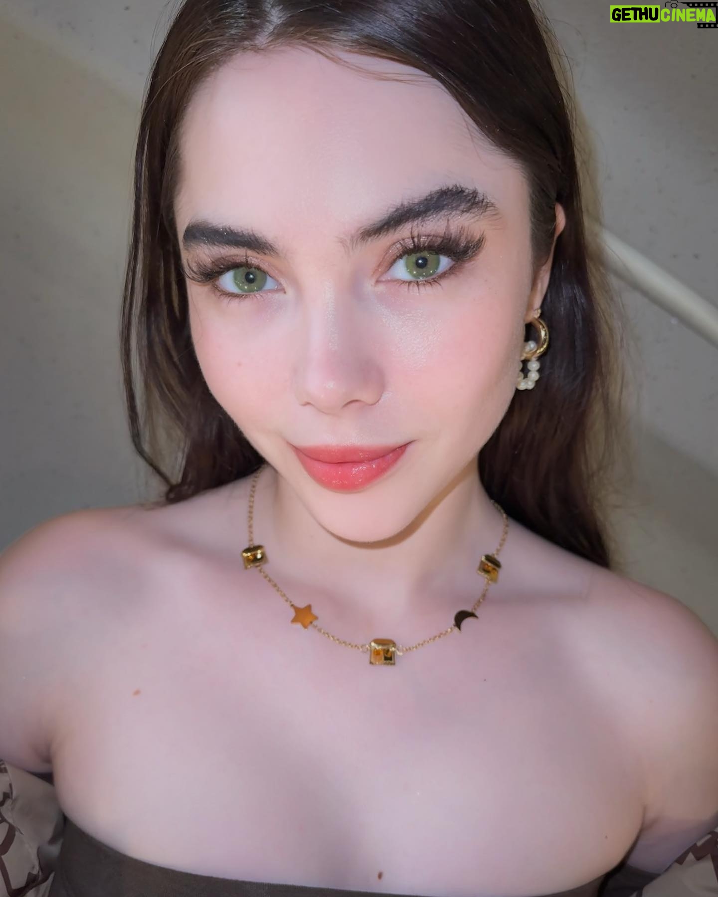 McKayla Maroney - 42K Likes - summers been fun but I’m ready to wear my sweaters now🍂🍁🥹🤎✨💫 -necklace & puffer jacket by @famouslifefashion