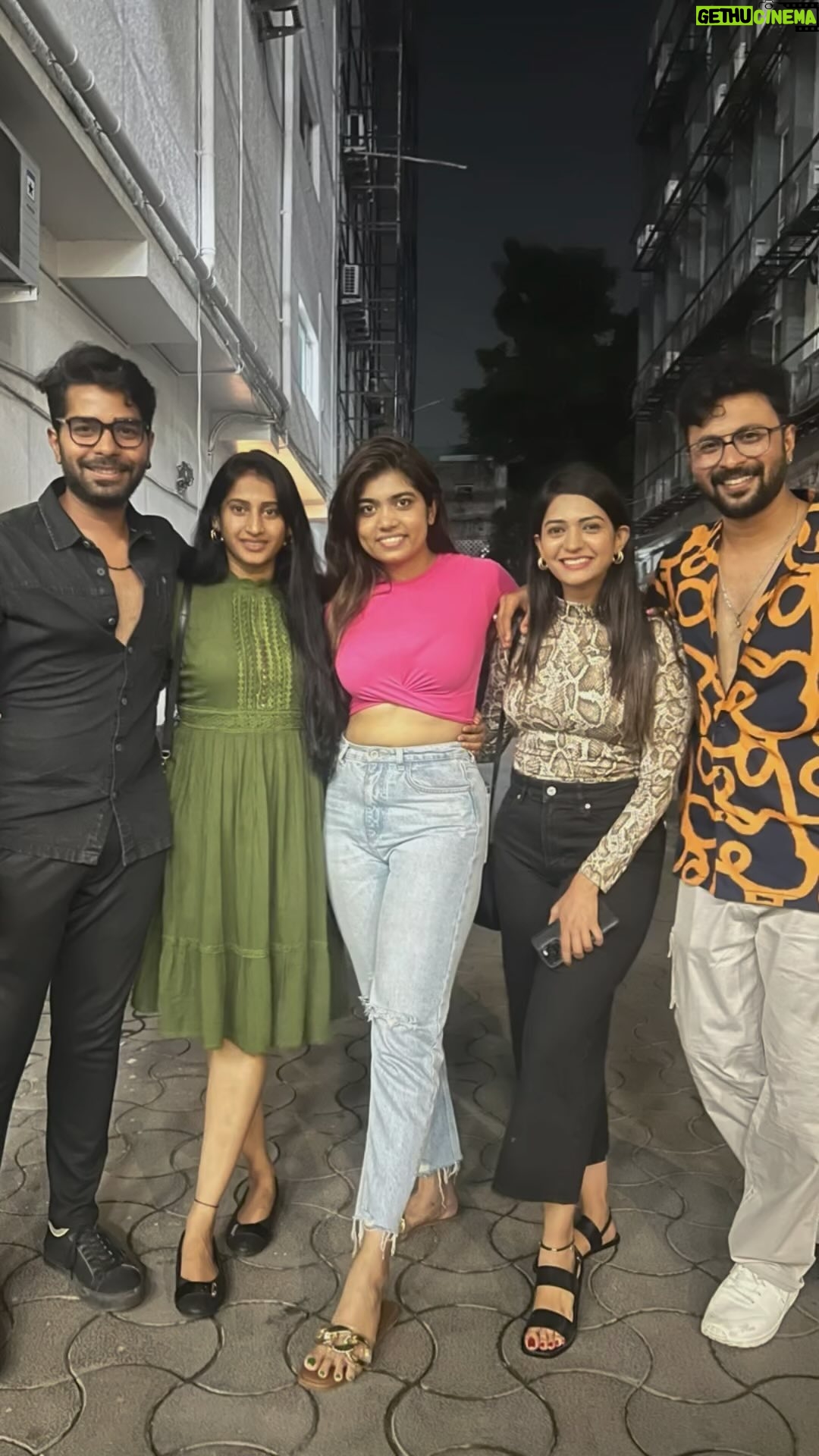 Meena Vasu - 13.9K Likes - One love ❤️❤️ @nishaa_gowda @shishir_shastry_official @rithu_chowdhary @malineni_hemanth_official #intiguttuserial #reunion