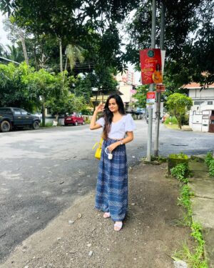 Meenakshi Anoop Instagram - Kaathu mela 💨 look up 👀 iykyk !
👗 @trending_vestures 🫶🏻