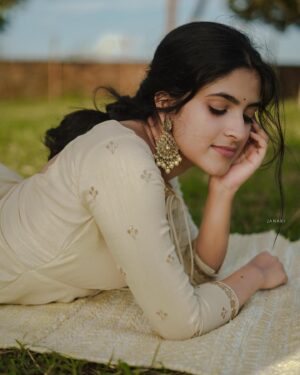 Meenakshi Dinesh Instagram - 🥀
📷 @_janakiy_