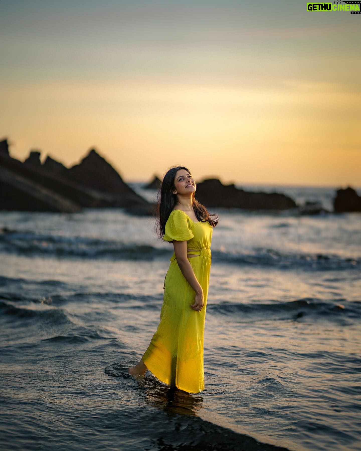 Meenakshi Dinesh - 66.3K Likes - Forever a sunset lover
📷 @sour__v