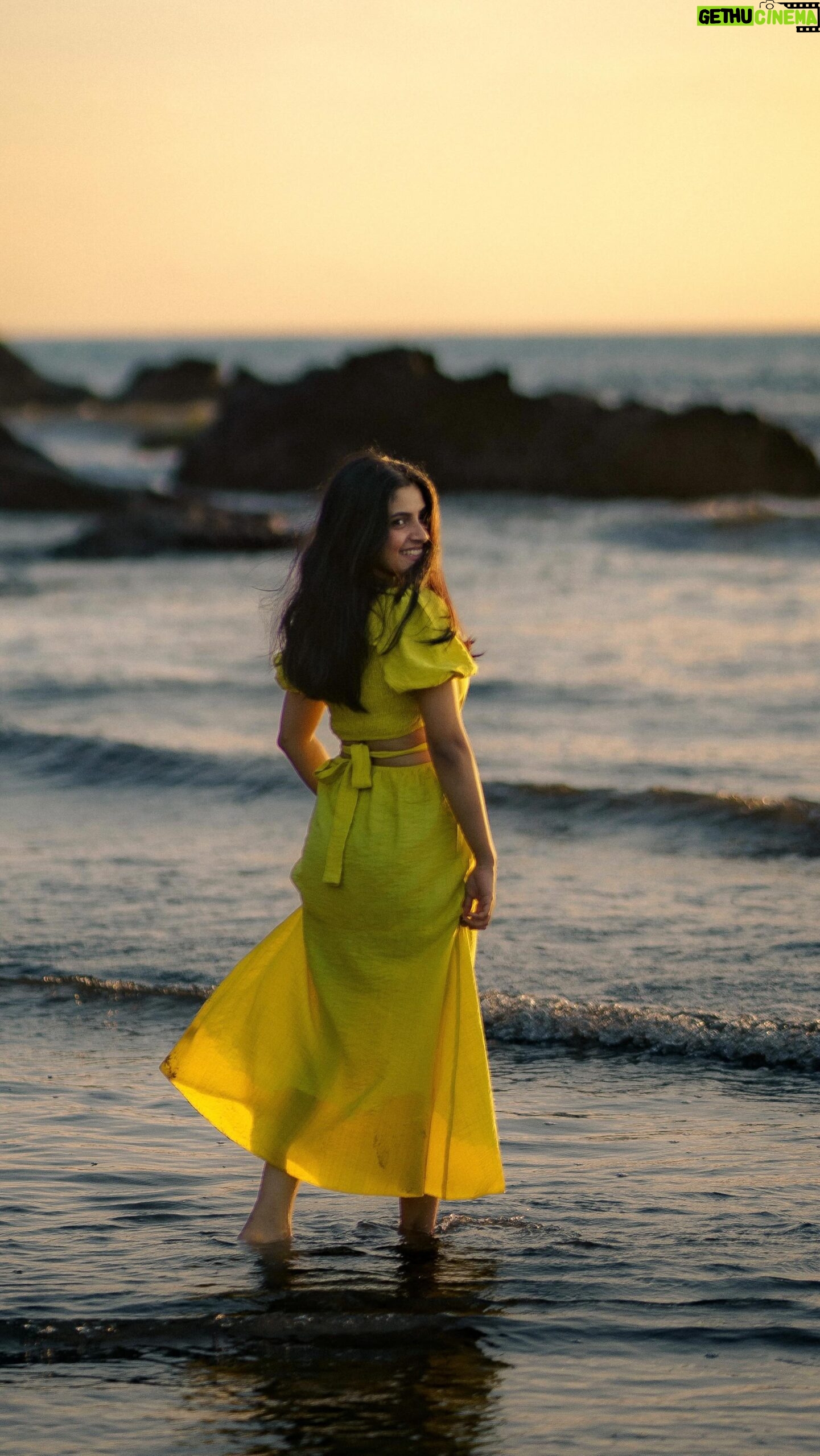 Meenakshi Dinesh - 42.9K Likes - be kind, be better :)
Captured by @sour__v