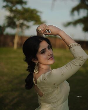 Meenakshi Dinesh Instagram - 🥀
📷 @_janakiy_