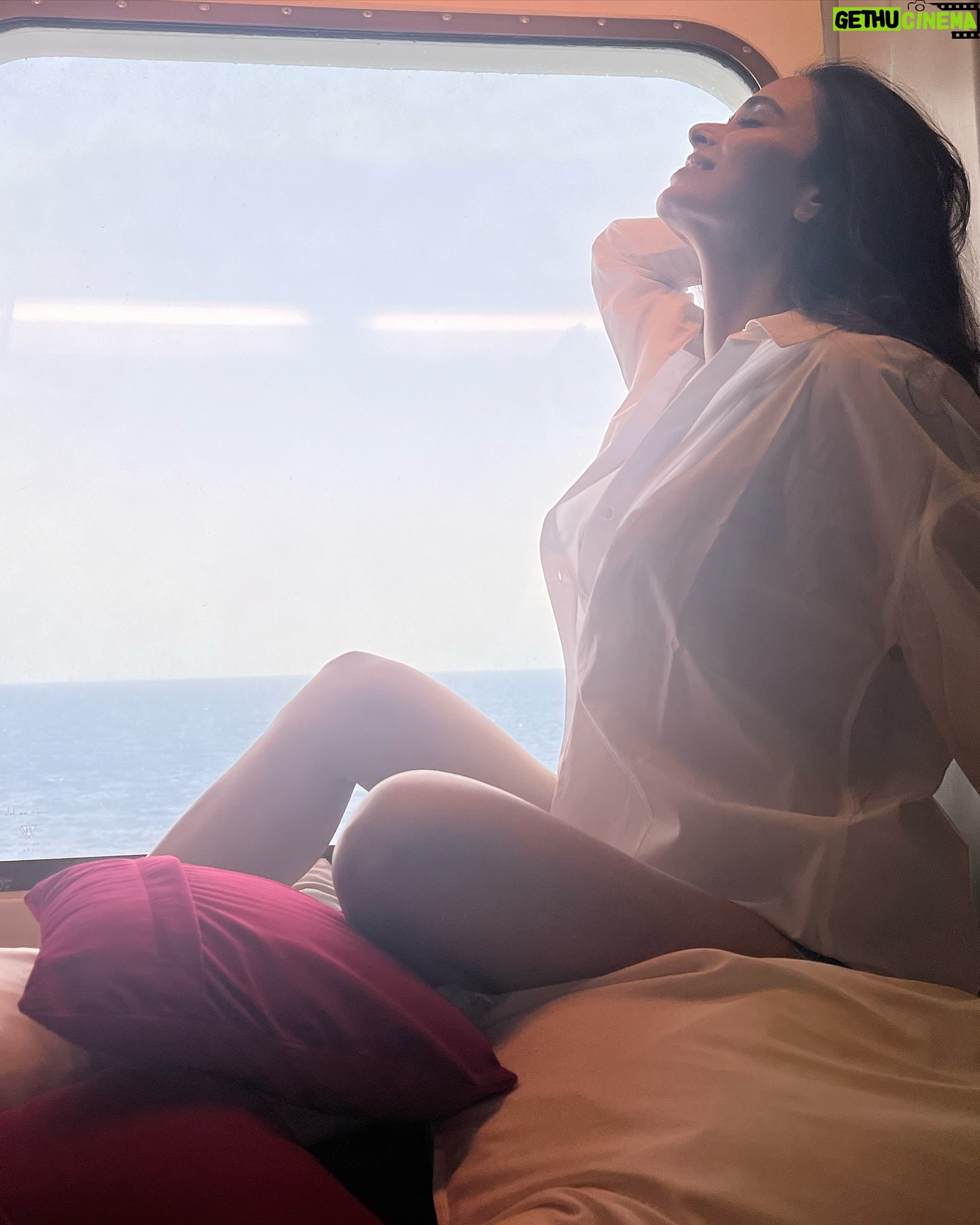 Meenakshi Dixit - 20K Likes - A read in style š
Short stories by #ruskinbond
#meenakshidixit #travelphotography #candidphotography #traveldiaries #sealife