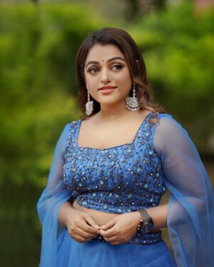Meera Anil Instagram - .
👗 @aalaadesigners
Jewellery | @jewelhut_tvm 
📸 @cardamom_wedding_stories