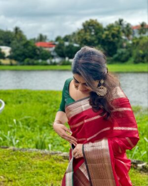 Meera Nandan Instagram - It’s been a week since I came back and missing nature already ♥️

#allheart #throwback #saturday #saree #allsmiles #green #happiness #love #positivevibes #palakkad #missing #instagood