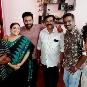 Meera Vasudevan Instagram - As one journey ends, collect your friends… put them in your pockets of memories, find your jug overfill with love that never seems to cease.. 
and so on a journey called Kudumbavilakku I found myself some good people to give me great memories - here with my husband DOP @vipin.puthiyankam and our lovely unit technician friends Kanna, Vinod etan, Anil etan, Abhi, Dileep, Shaja 
We will meet again soon my brothers! 
#tb #throwbacksaturday #kudumbavilakkufamily #malayalamtechnicians 
What a wonderful journey this has been!