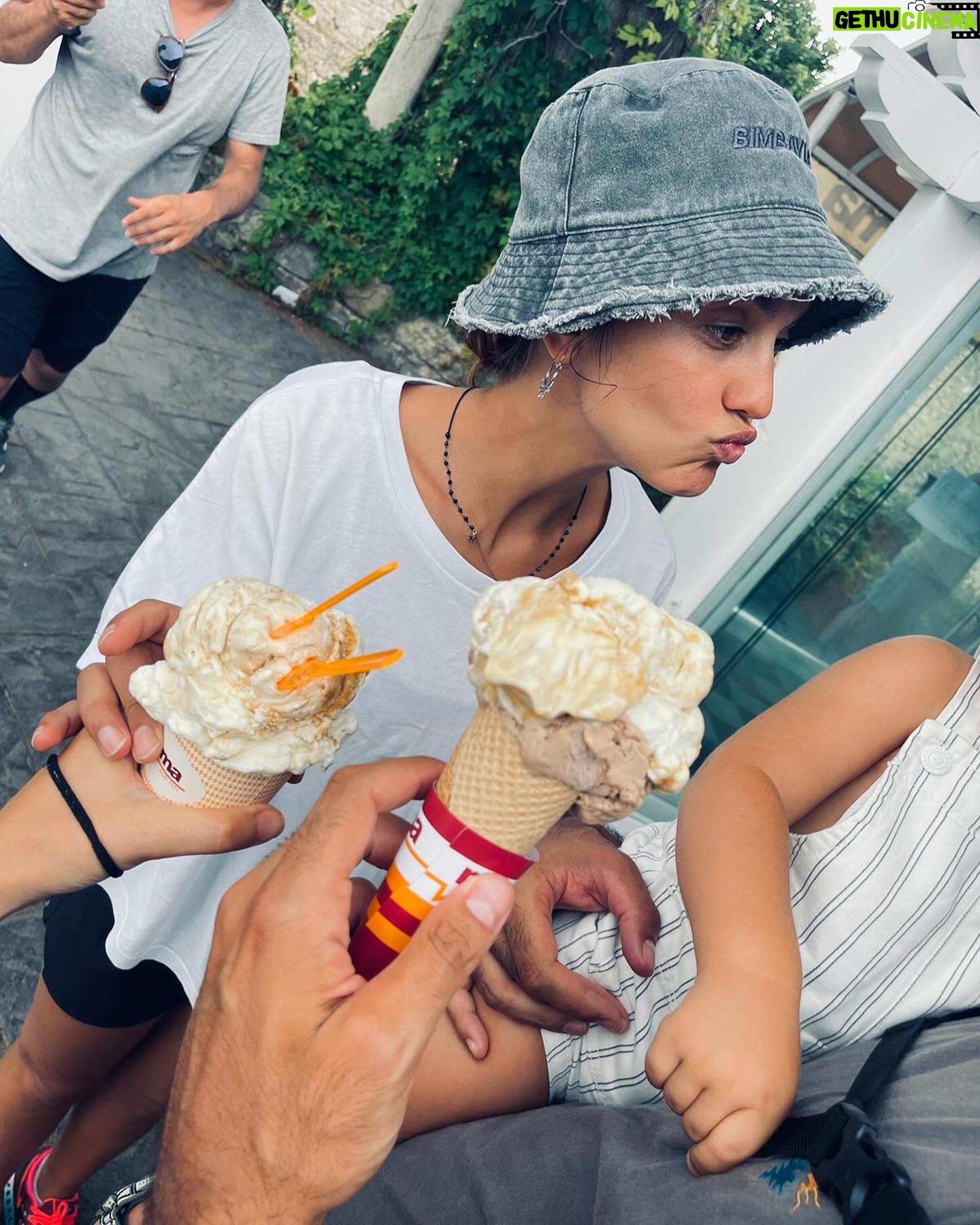 Megan Montaner - 9.8K Likes - Ñami 🐣🍦