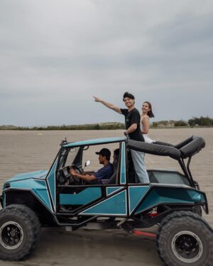 Meganne Young Instagram - Paoay sand dunes ftw!! I have lots of memories here! It’s the very first taping location of my first project in showbiz— Temptation Island 😝😍 14 years later, I’m back with Boneezy! Back then, there used to be just a handful of dune buggies but now there’s a whole fleet and system for all the tourists. I always thought these sand dunes were such a cool spot in our country and it’s nice to see it’s getting some spotlight nowadays ❤️

@tourilocosnorte
#IlocosNortelmIN #llocosNorte