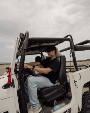 Meganne Young Instagram - Paoay sand dunes ftw!! I have lots of memories here! It’s the very first taping location of my first project in showbiz— Temptation Island 😝😍 14 years later, I’m back with Boneezy! Back then, there used to be just a handful of dune buggies but now there’s a whole fleet and system for all the tourists. I always thought these sand dunes were such a cool spot in our country and it’s nice to see it’s getting some spotlight nowadays ❤️

@tourilocosnorte
#IlocosNortelmIN #llocosNorte