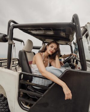 Meganne Young Instagram - Paoay sand dunes ftw!! I have lots of memories here! It’s the very first taping location of my first project in showbiz— Temptation Island 😝😍 14 years later, I’m back with Boneezy! Back then, there used to be just a handful of dune buggies but now there’s a whole fleet and system for all the tourists. I always thought these sand dunes were such a cool spot in our country and it’s nice to see it’s getting some spotlight nowadays ❤️

@tourilocosnorte
#IlocosNortelmIN #llocosNorte