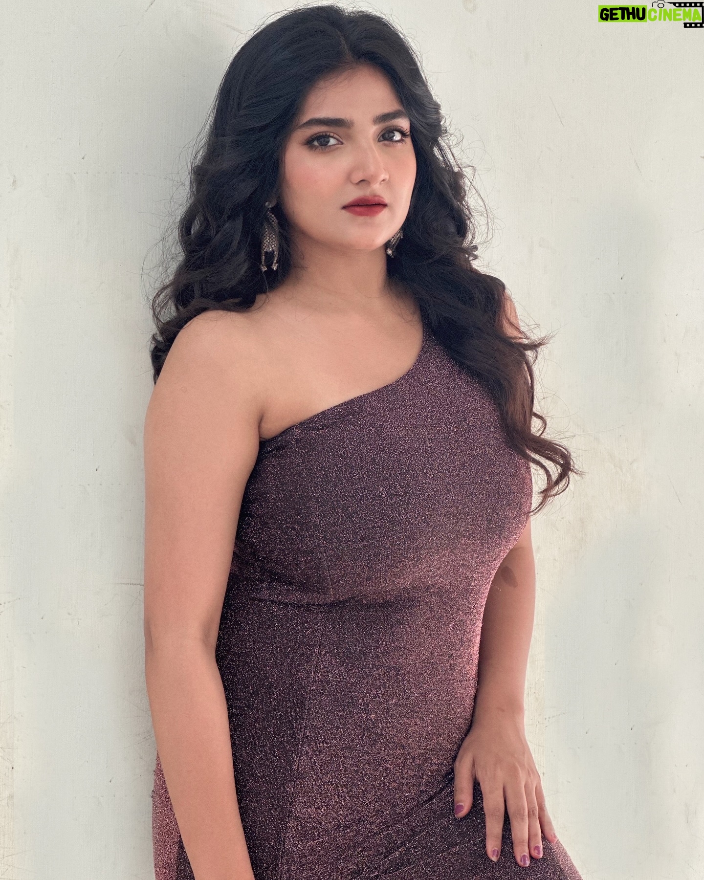 Megha Daw - 13.3K Likes - Best captions will be pinned🫰🏻
📸 @priyankabanerjee.official dii
#explorepage #meghadaw #mandy