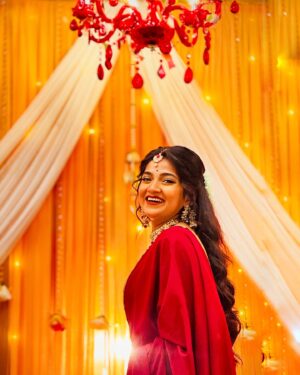 Megha Daw Instagram - राज ये कैसे खोल रही हो तुम आँखों से बोल रही हो ✨

📸 @abhijit.saha.108889 
Outfit n Styling: @basusampurna 

#mehndi #mandy #explorepage #meghadaw #kothha #starjalsha
