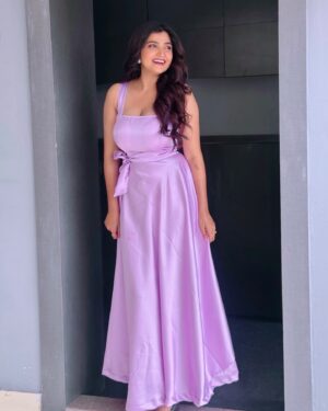 Megha Daw Instagram - 💜

👗 @sampurna_dey_100 
💄 @makeup_artist_ameet 

#explorepage #august