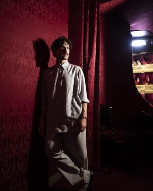 Mehdi Kerkouche Instagram - Gala du @balletoperadeparis 2023 
Merci @jmwestonofficial pour cette invitation et merci aux bests @guillaumeboulez @c_chanut et @hermes pour cette tenue de rêve 🫶🏻
Une soirée spéciale pour applaudir le travail de la sis @marionmotin et la team de 🔥 @judithleray_light @julienramade
Bravo les danseur.euse.s 🔥🔥🔥(dédicace aux chatons qui se reconnaîtront) 
Et oui je descends toujours les marches comme ça 🫶🏻
📸 le king @julienbenhamouphotographe