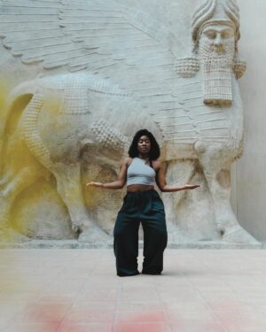 Mehdi Kerkouche Instagram - @emkadanceproject X @museelouvre ⚡️🏁💪🏻 🧘‍♀️ 
Et si on transformait le plus grand musée du monde en la plus grande salle de danse et de sport du monde ? 
Je vous donne rdv avec ces 4 coachs d’exceptions du 24 avril au 31 mai au musée du Louvre, avant l’ouverture de ces portes, pour un morning workout dont vous vous souviendrez toute votre vie : yoga avec @lauredary , dancehall avec @queensyblz , cardio avec @lemovedeleo et groove avec Salim Bagayoko, le tout au milieu des plus belles œuvres du musée 🥹
Billetterie ouverte très bientôt, retrouvez le lien pour recevoir la newsletter en bio 🫰🏻
ATTENTION : places très limitées 🫠🫠🫠
Ps : un an que j’attends de vous le dire 😭😭😭
📸 @hanna_pallot 
👗 @guillaumeboulez