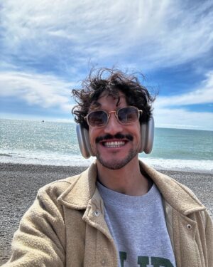 Mehdi Kerkouche Instagram - Un mois de mars vraaaaaaaiment 
1. @juliendc 💥
2. Portrait on tour 
3. Mehdi Lisa 
4. Selling sunset Créteil édition 
5. Looking for la Palme 
6. Cooking 
7. Mood avant 8 
8. 
9. 8 is right