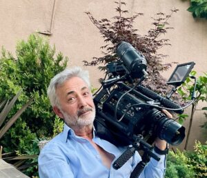 Mehmet Aslantuğ Instagram - KAPTANIN SEYİR DEFTERİ /

Var bi omuz veren, umut tazeleyen. 40 yıldır, iyi günde / kötü günde❤️