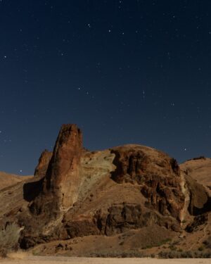 Mei Ho Instagram - 📍Leslie Gulch, Oregon, USA
像到了另一個星球，每一幕都像電影場景，被岩層團團圍繞著。真的好美！

It felt like being on another planet. Each view was like a scene from a movie, set against the steep rock formations. It was GORGEOUS!