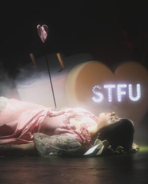 Melanie Martinez Instagram - 🍓🎂🤍𝖙𝖗𝖎𝖑𝖔𝖌𝖞 𝖙𝖔𝖚𝖗

using my one remaining brain cell to finally post some pics from this tour ☺️

haven’t processed just how precious this experience is yet,
creating this show, seeing your faces every night, performing with the most incredible humans🌷

NYC, I can’t believe we’re playing MSG for two nights in a row starting tomorrow…. at a loss for words 

Love y’all forever 💓