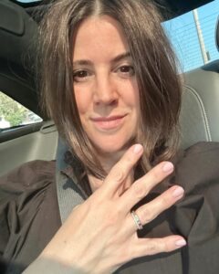 Actress Melanie Paxson HD Instagram Photos and Wallpapers July 2024
