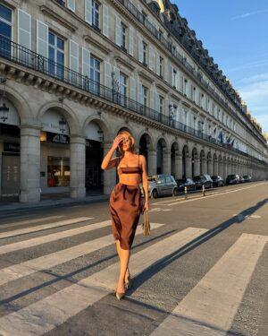 Melisa Döngel Instagram - melisa in paris✨🫠

#reklam