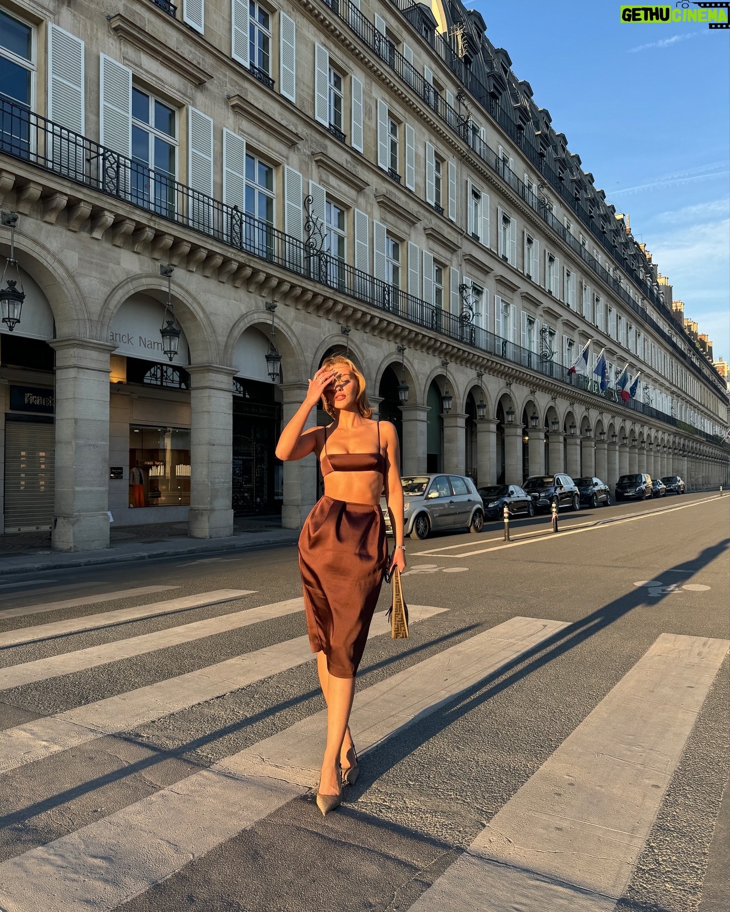 Melisa Döngel - 3 Likes - melisa in paris✨🫠
#reklam