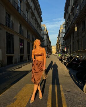 Melisa Döngel Instagram - melisa in paris✨🫠

#reklam