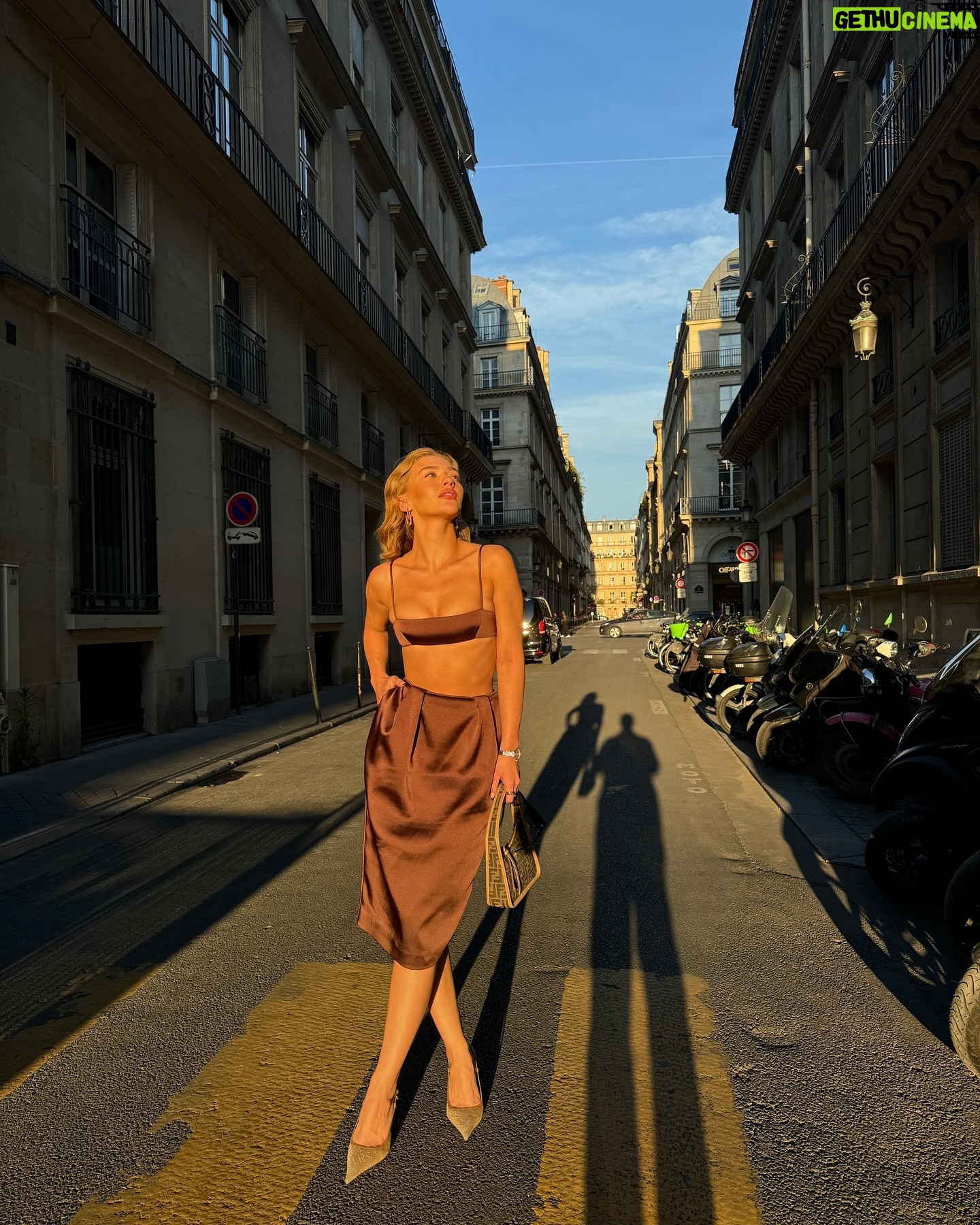 Melisa Döngel - 3 Likes - melisa in paris✨🫠
#reklam