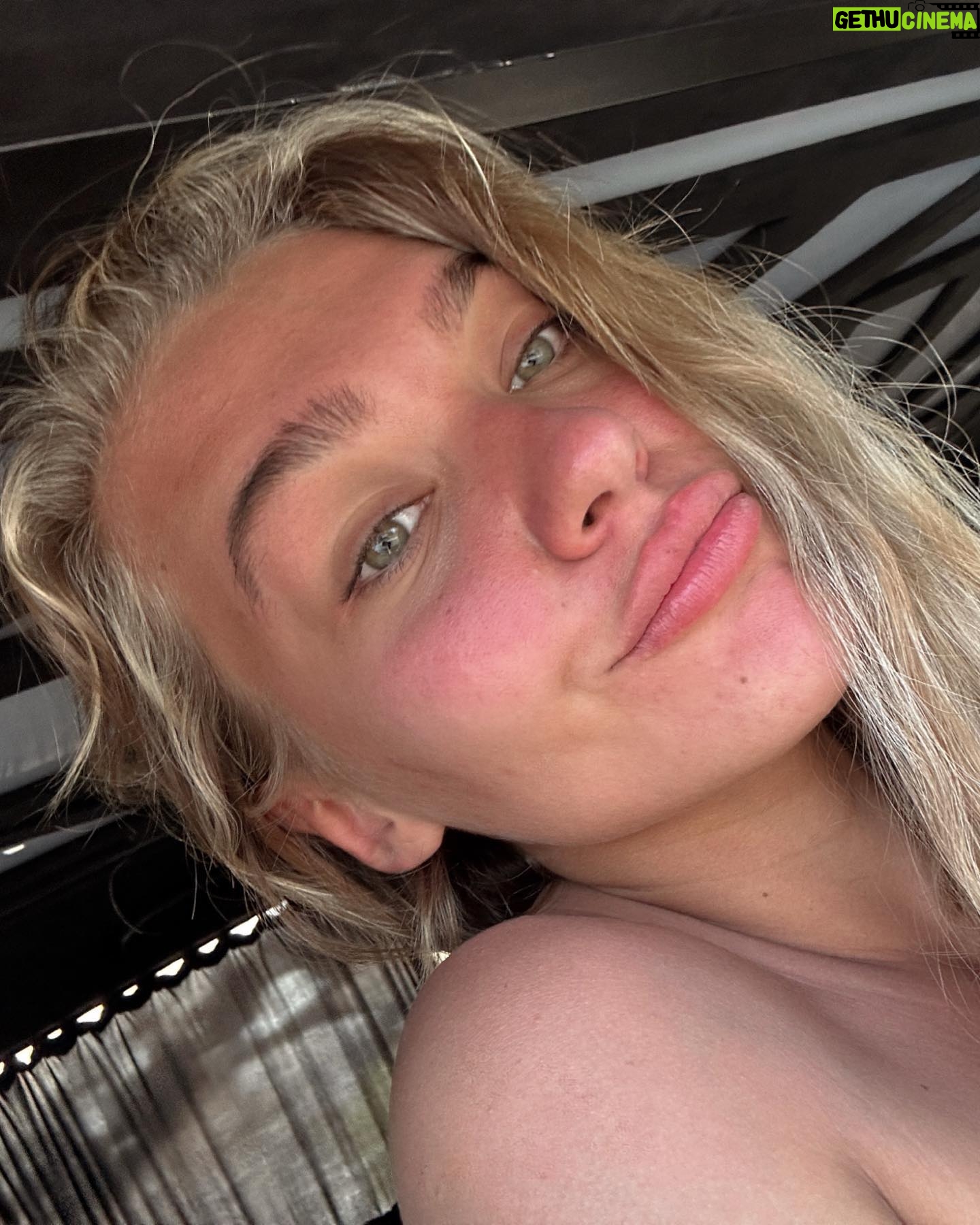Melisa Döngel - 165.6K Likes - estetiğe hayır