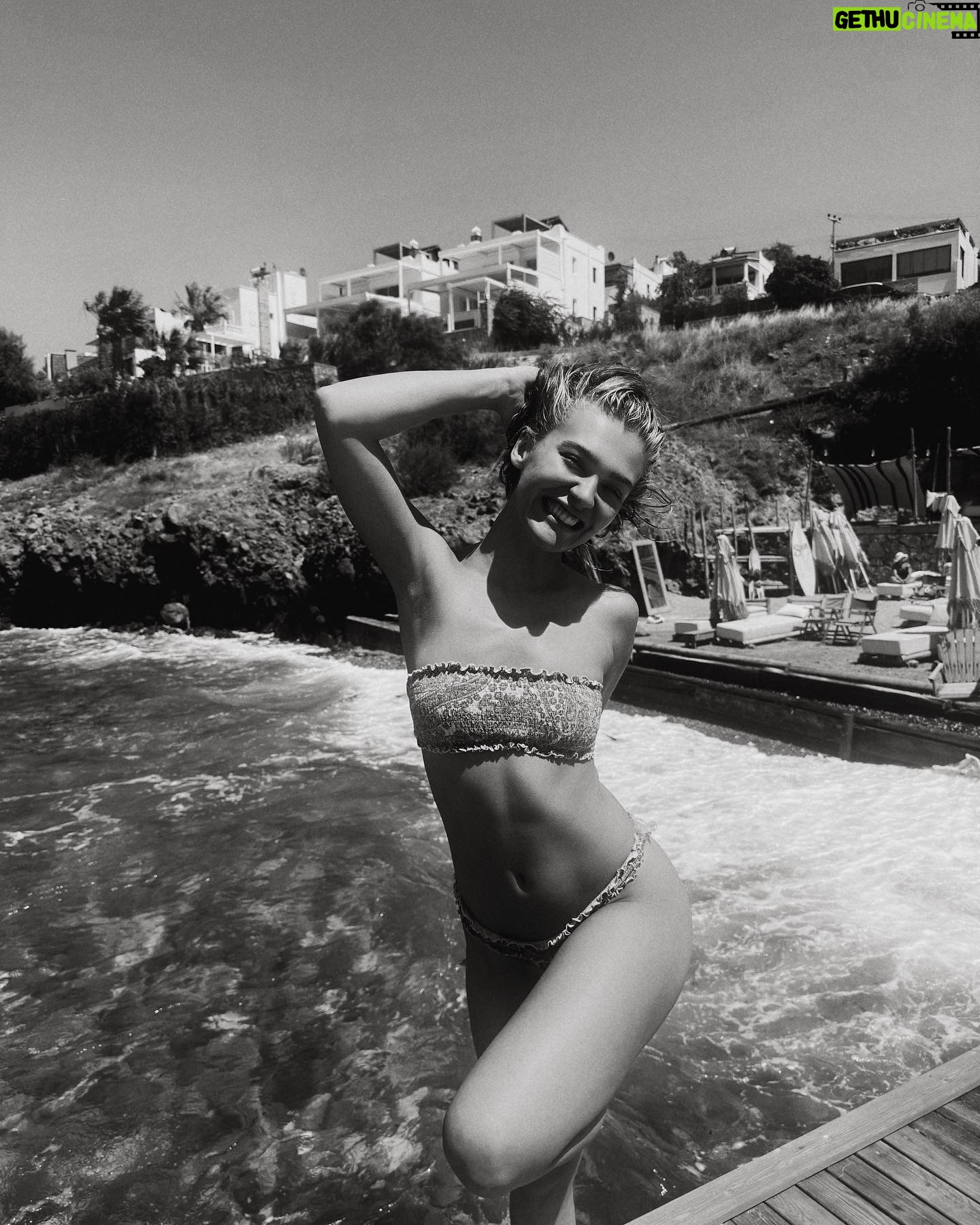 Melisa Döngel - 140.5K Likes - temmuz ayı tatil ayıııııı🫶🏻🫶🏻