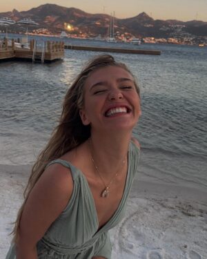 Melisa Döngel Instagram - bodrum dump🌹