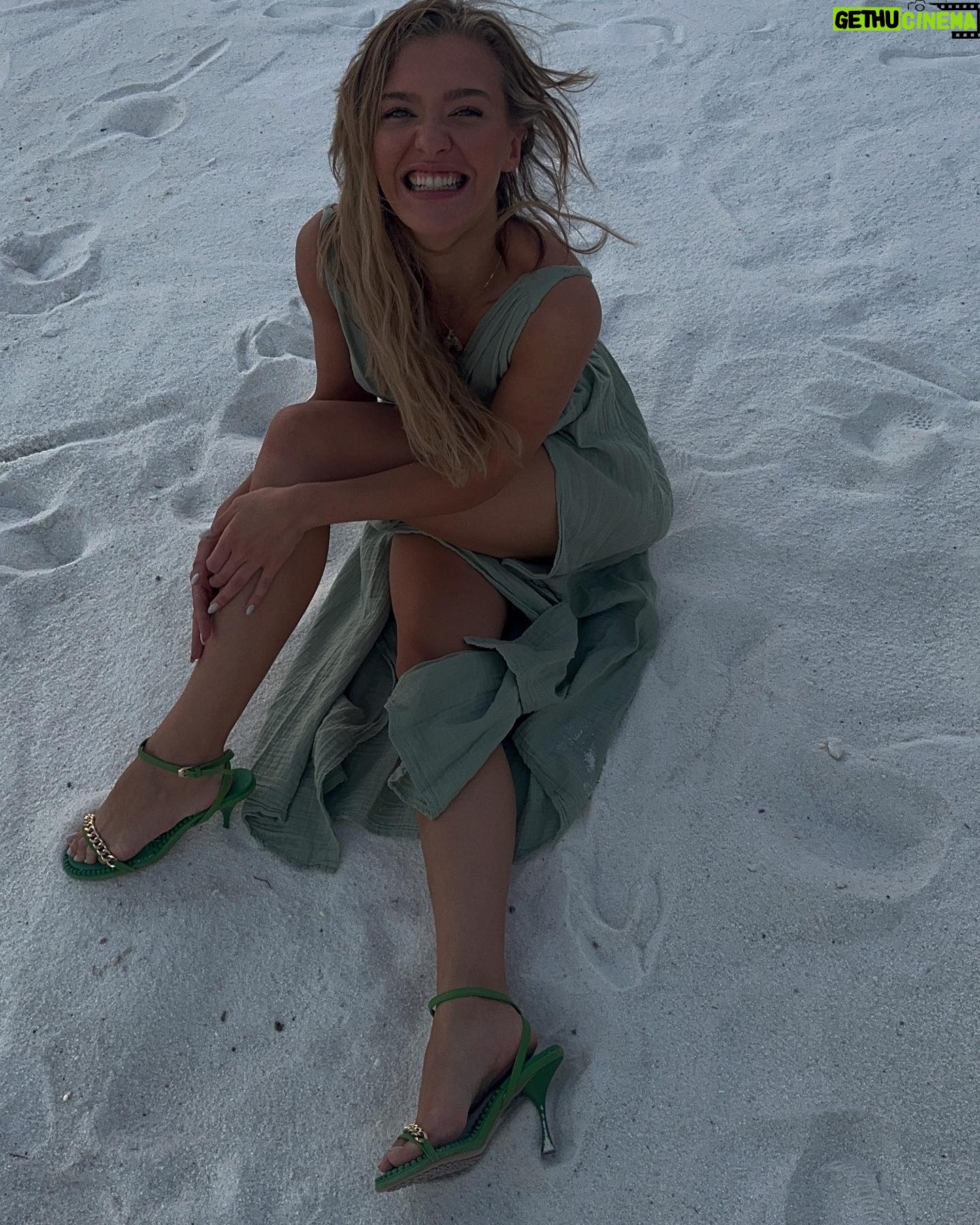 Melisa Döngel - 189.4K Likes - bodrum dump🌹