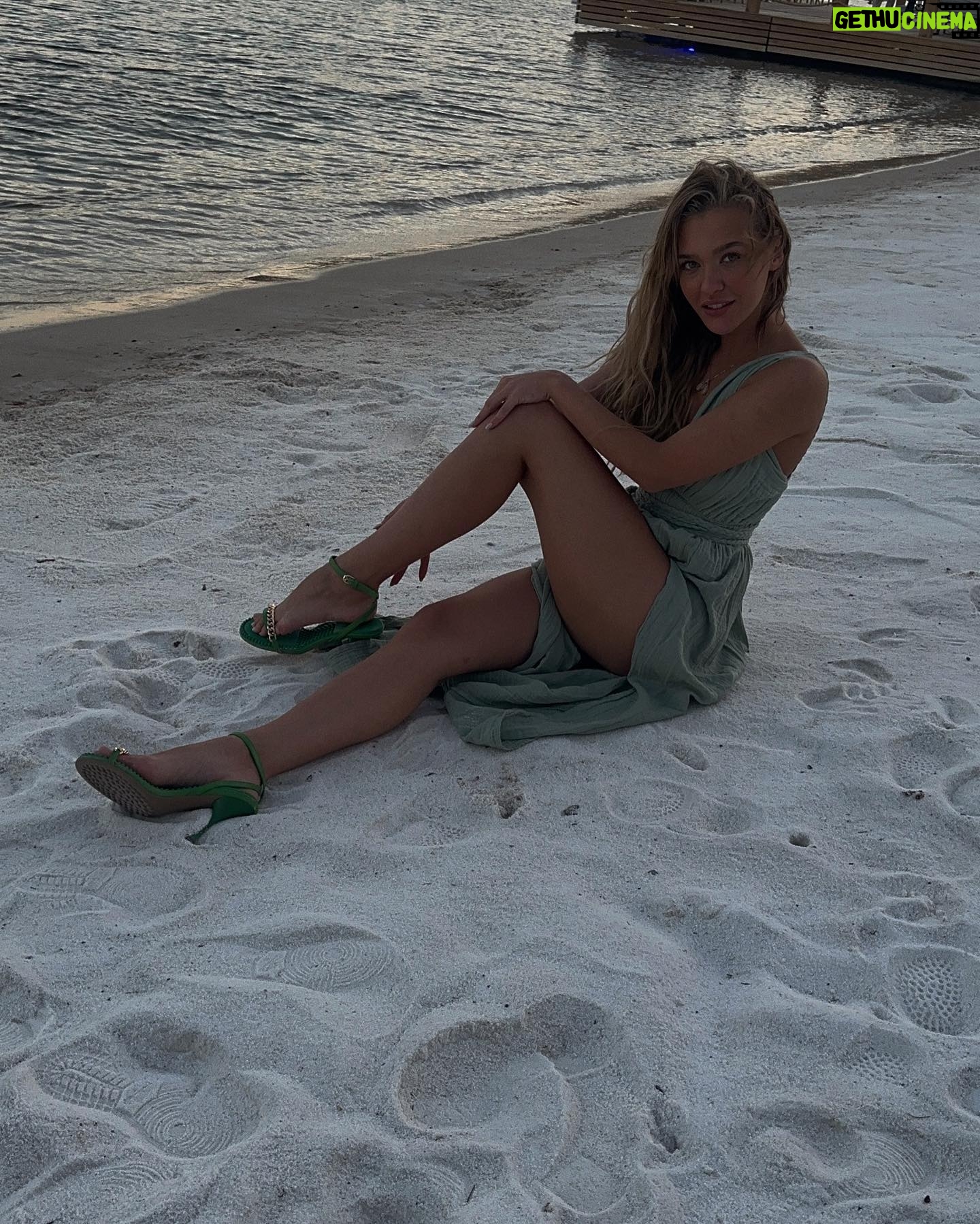 Melisa Döngel - 189.4K Likes - bodrum dump🌹