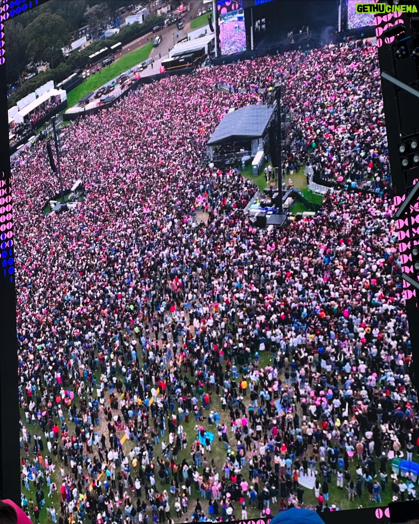 Melissa King - 3.8K Likes - I lost count of how many @outsidelands I’ve been to. I think my first was 2009 where I saved up my money only to end up with a fake GA ticket (back when it was a piece of paper and not a fancy wristband folks 👵🏽). The door people felt bad for me and let me in anyways. Fast forward, I’ve performed a few years in a row on stage with bands, cooked in the VIP tents for artists, and now am back passing out bites in the Chase Sapphire lounge. This festival has so many memories tied to it over the years from the food to freezing in the foggy magical forest, and will always hold a special place in my SF heart. Also, I can’t with this golden retriever! 😍
Outsidelands ‘24: A big thank you to @chasesapphire and the team for bringing me to OSL and everyone that came by to say hi and eat some ginger scallion lobster rolls! 😘