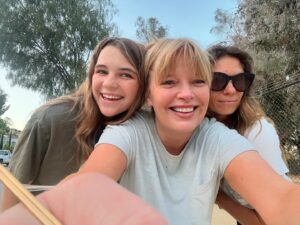 Melissa Peterman Instagram - Always a good day taking a walk with this Rae of Sunshine and mom Holly! #fridaynightwalkandtalk @raeganrevord ❤️