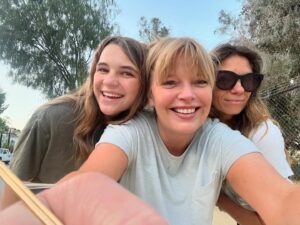 Melissa Peterman Instagram - Always a good day taking a walk with this Rae of Sunshine and mom Holly! #fridaynightwalkandtalk @raeganrevord ❤️