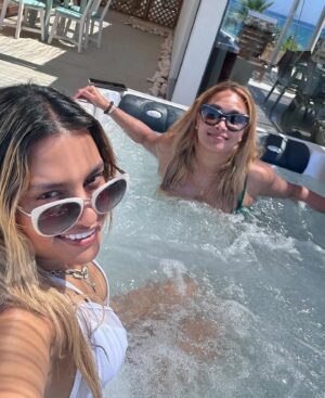 Melissa Reddy Instagram - Final slice of Crete 🥰☀️🌊 

12/10 would recommend. Utterly beautiful, inexpensive compared to a lot of European summer holidays, welcoming people and some smashing fresh food 🤤