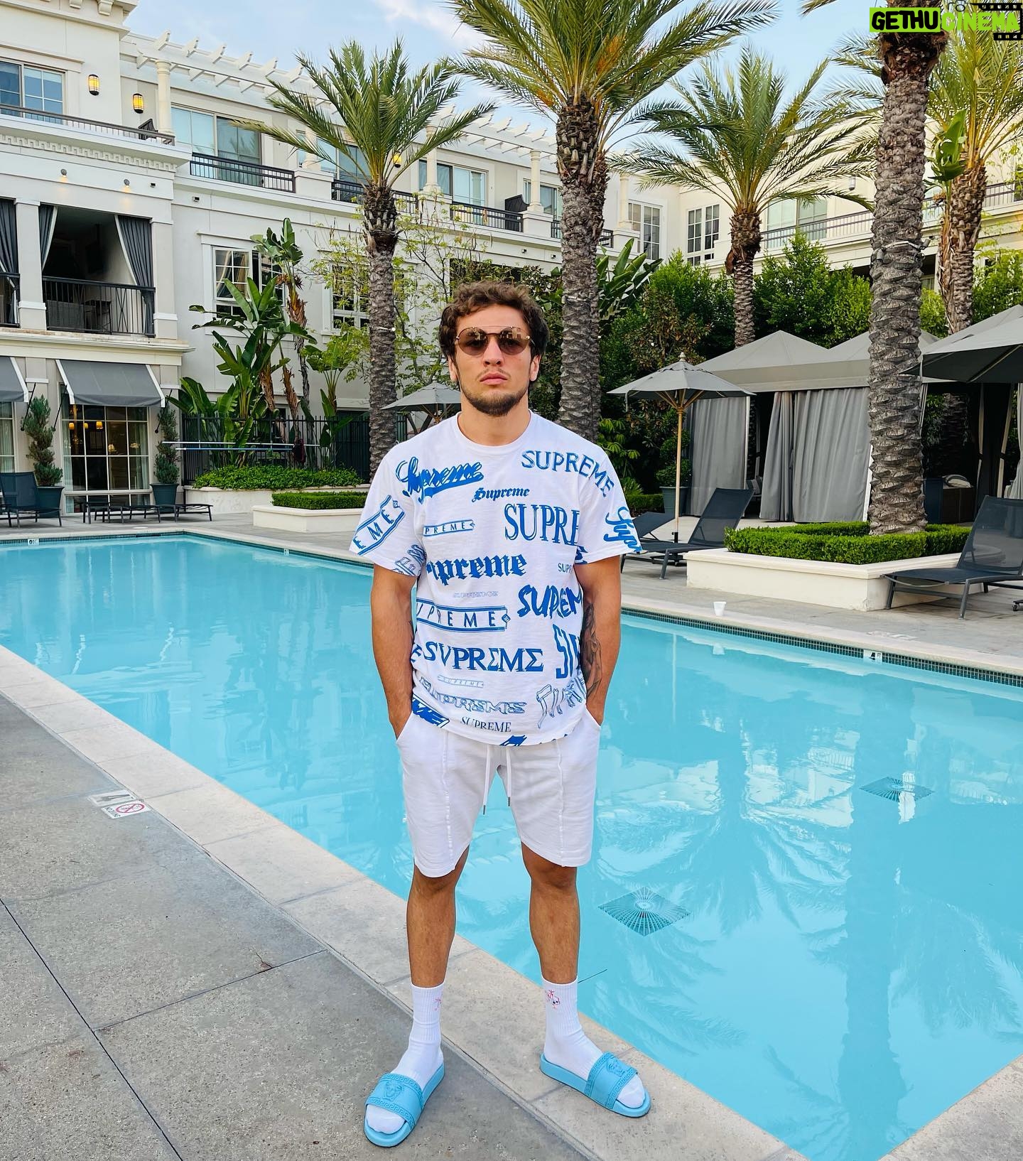 Melsik Baghdasaryan - 3.4K Likes - 𝕃𝔸 ✞