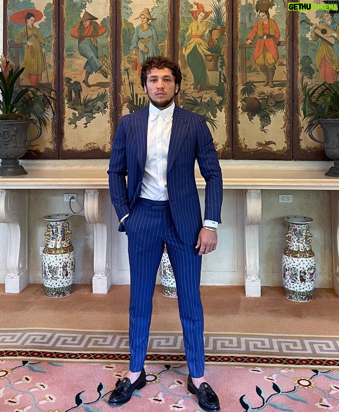 Melsik Baghdasaryan - 5.3K Likes - Amazing suit from @william_and_company special for me👌🏻
Thanks brother 👏🏻 #GQstyle