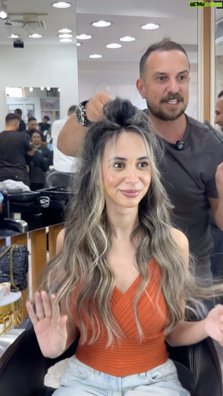Menna Samaha - 2.9K Likes - Hair color @mohamedelsoury_ ⚪️⚫️
Hair style @ward_al_moahed 🔥❤️
The Best Videographer @mohamedyahiia_ 📸☝🏻
@curls.by.mohamedelsoury ⚪️⚫️⚪️
@menna_samaha 👸🏼🤍