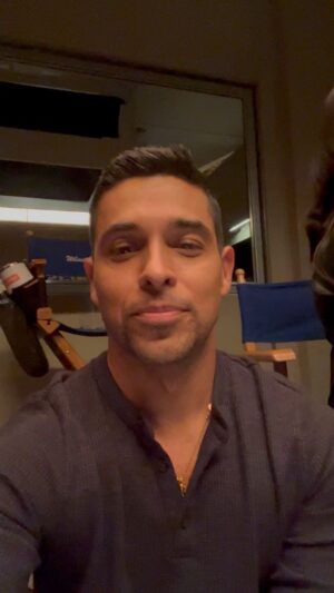 Meredith Eaton Instagram - The secret is out …. You heard @wilmervalderrama 
Carol Wilson is BACK @ncis_cbs 🧪 🧬 👏🏻