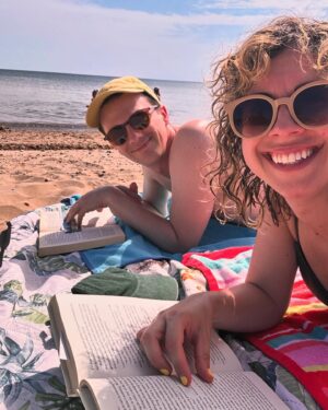 Meredith Stepien Instagram - Happy Summer everyone!!! I’m harnessing my Solstice/Midsummer energy and have been actively more social and trying to stay up later and embrace this special time of year!! Swimming, gardening, hanging out with friends… it’s all fun!! Tonight I’m gonna stay up late with some friends and tomorrow night I’m seeing Billy Joel at Soldier field!! Who am I???? I’m Summer Meredith 😎