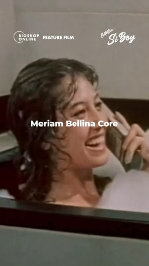 Meriam Bellina Instagram - Kata siapa baru di jaman sekarang cewek bisa nyatain perasaan duluan, kenalin nih sesepuhnya, Vera (@bellinamer) ☺️🫵🏻
 
Tonton keberanian Vera di film Catatan Si Boy dari 1-5 gih. Semuanya bisa ditonton di bioskoponline.com ya gaes 💙

#BioskopOnlineFeatureFilm