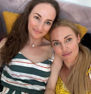 Meryem Uzerli Instagram - #birthdaycelebration Part 2 ❤️ #happiestbirthdaygirl 💕🌼💕